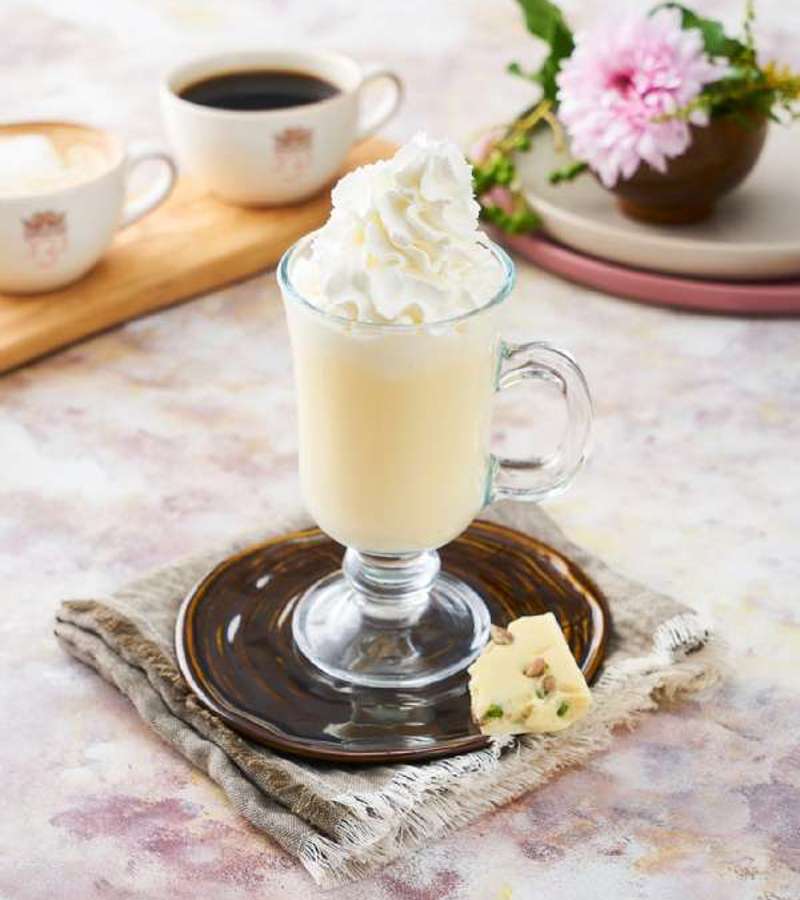 <p>SICAK BEYAZ ÇİKOLATA</p>
